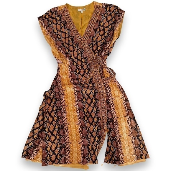 Joie Bethwyn Snakeskin-Print Wrap short sleeve Dress - Picture 10 of 11